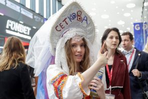 Кроссовер АвтоВАЗа, иностранные гости и бесплатные лабубу — главное на ПМЭФ